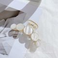 Wholesale 2021 Korean Pearl Hairclips Ladies Hair Clips Elegant Fashion Designer Resin Hair Claw Clip